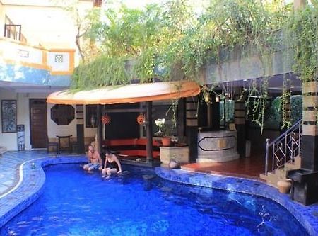 Sri Ratu Hotel Legian  Exterior photo