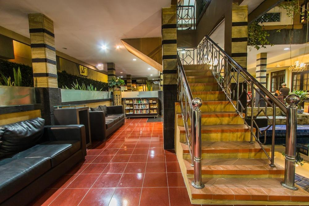 Sri Ratu Hotel Legian  Exterior photo
