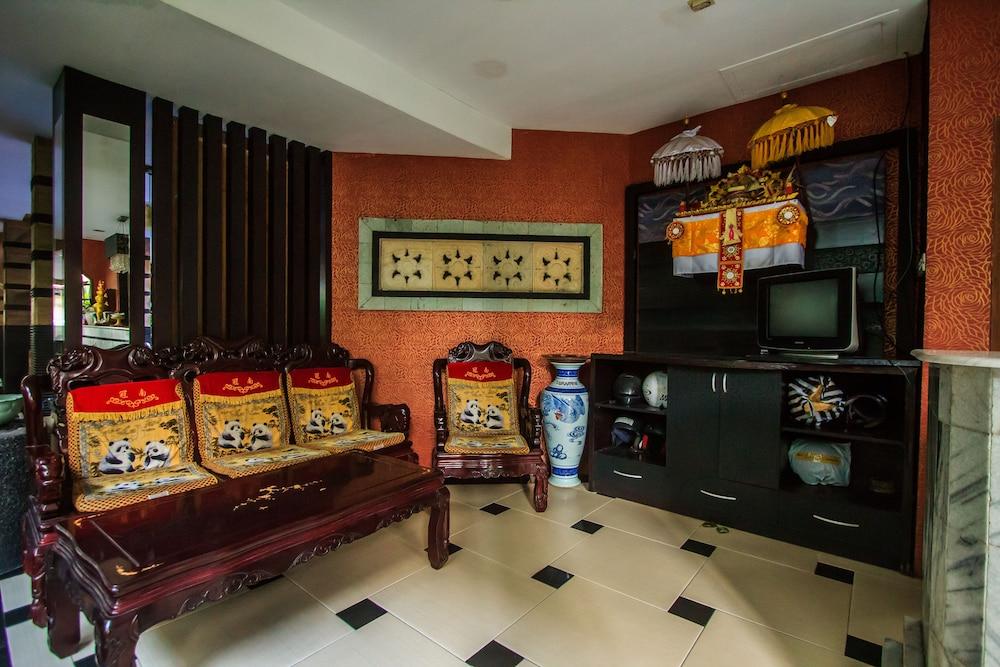 Sri Ratu Hotel Legian  Exterior photo
