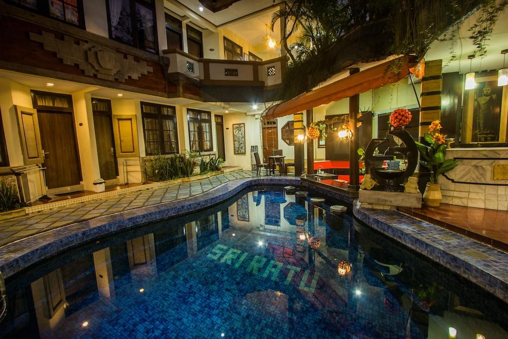 Sri Ratu Hotel Legian  Exterior photo