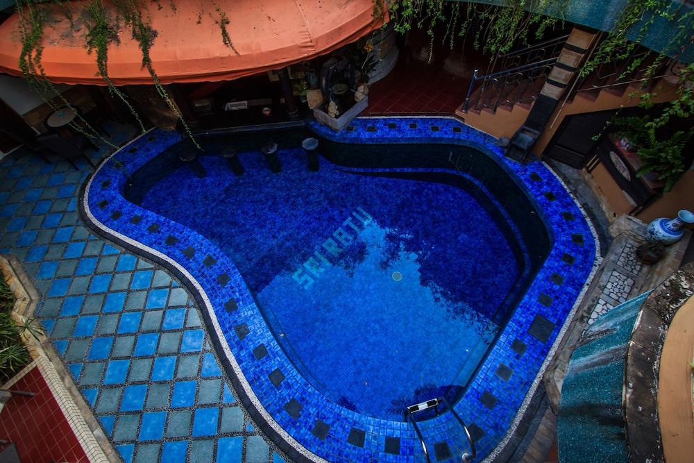 Sri Ratu Hotel Legian  Exterior photo