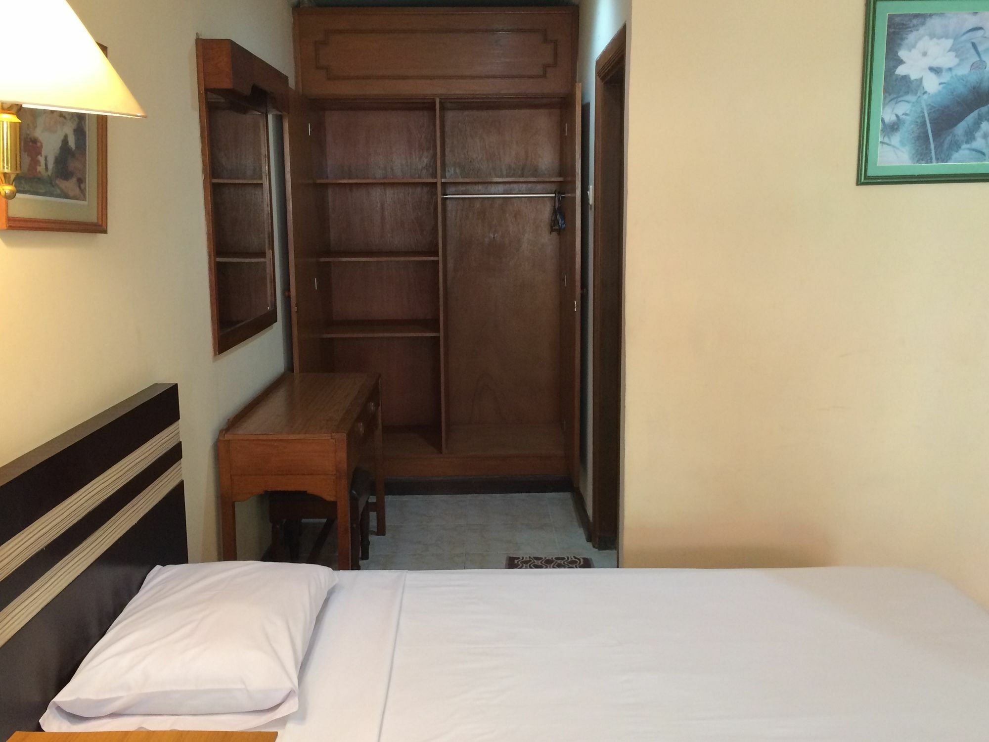Sri Ratu Hotel Legian  Exterior photo